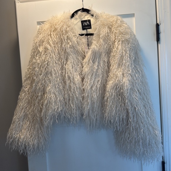 Women's Cream Faux Fur Jacket - Picture 5 of 6